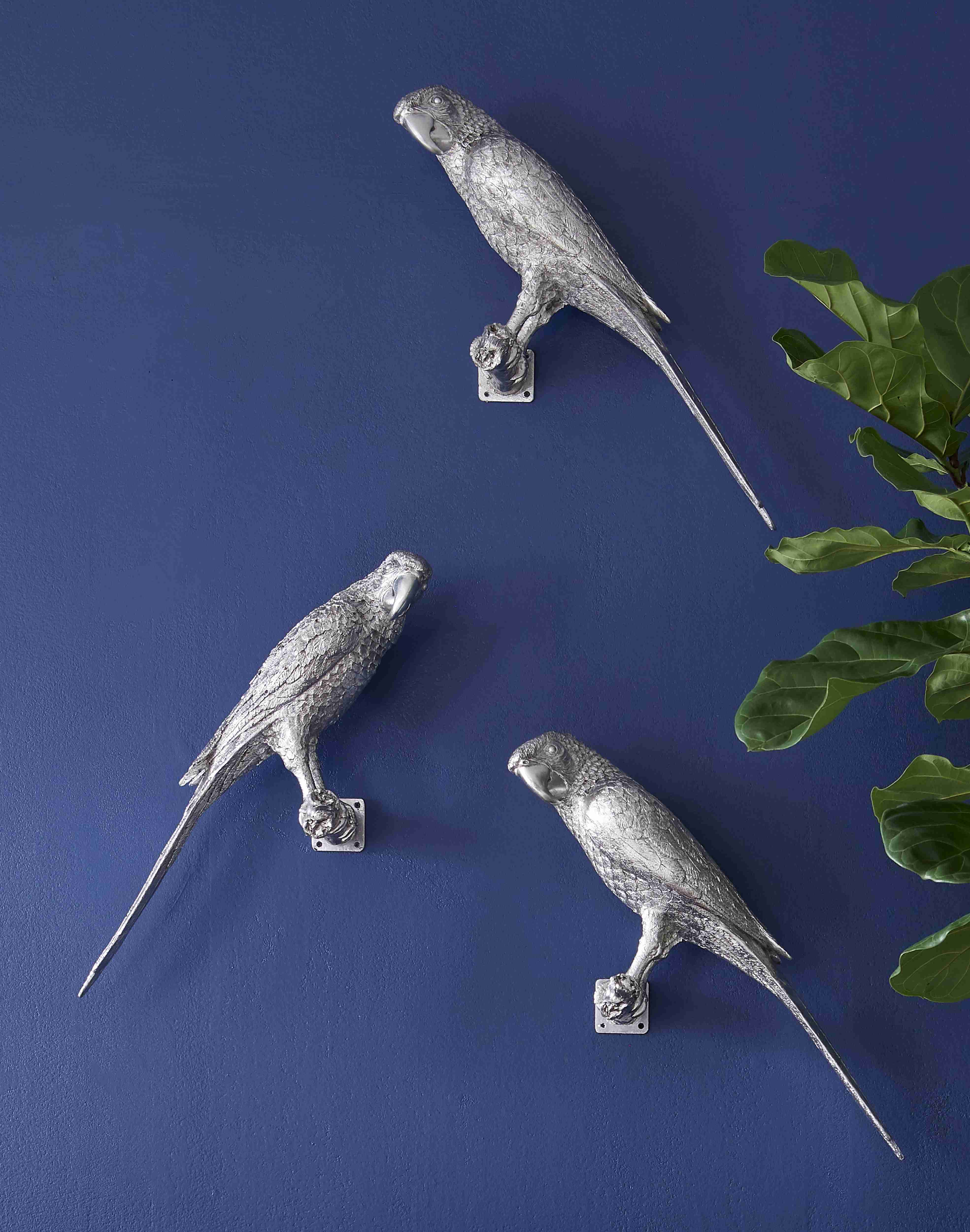 PARROT LOOKING LEFT WALL ART RESIN SILVER LEAF
