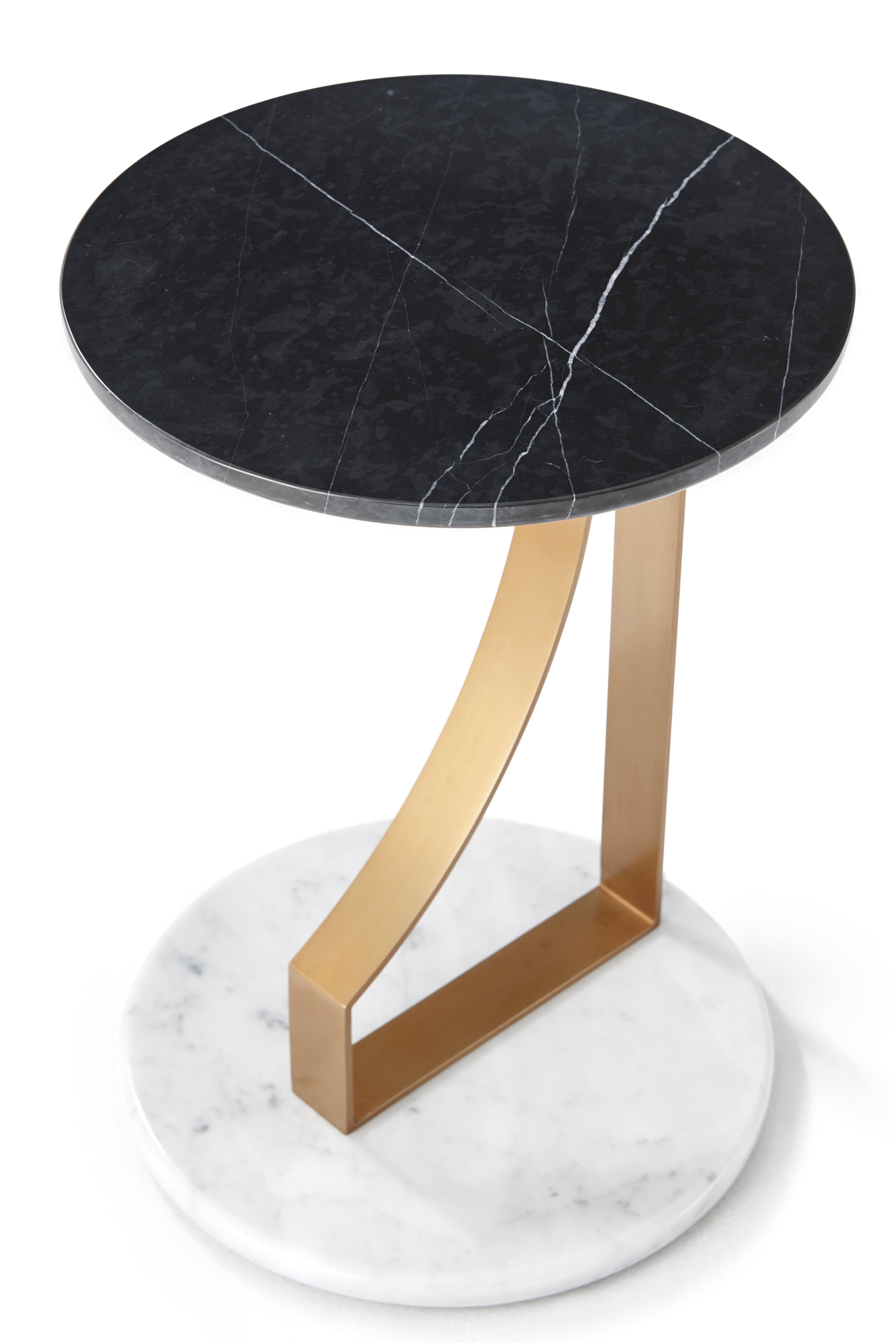VECTIS ACCENT TABLE